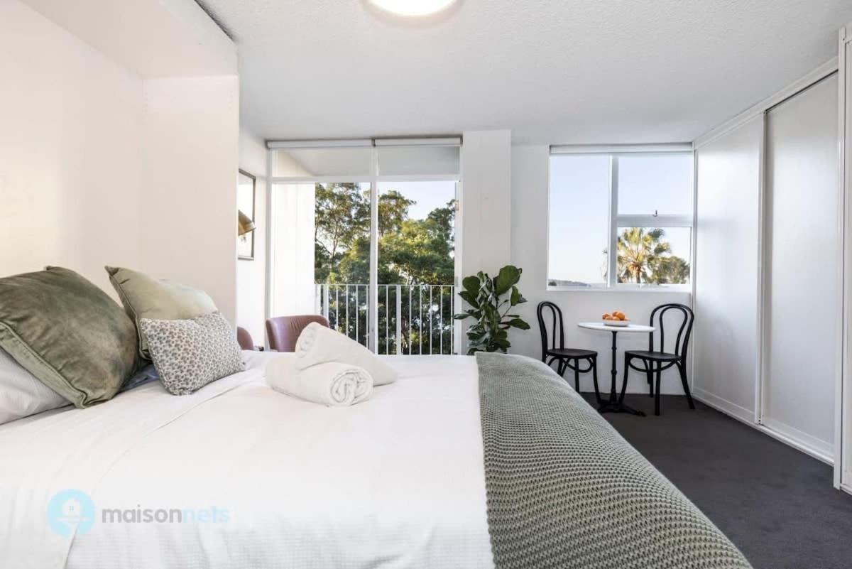 Studio Apt With Parking Balcony & Water Views シドニー エクステリア 写真